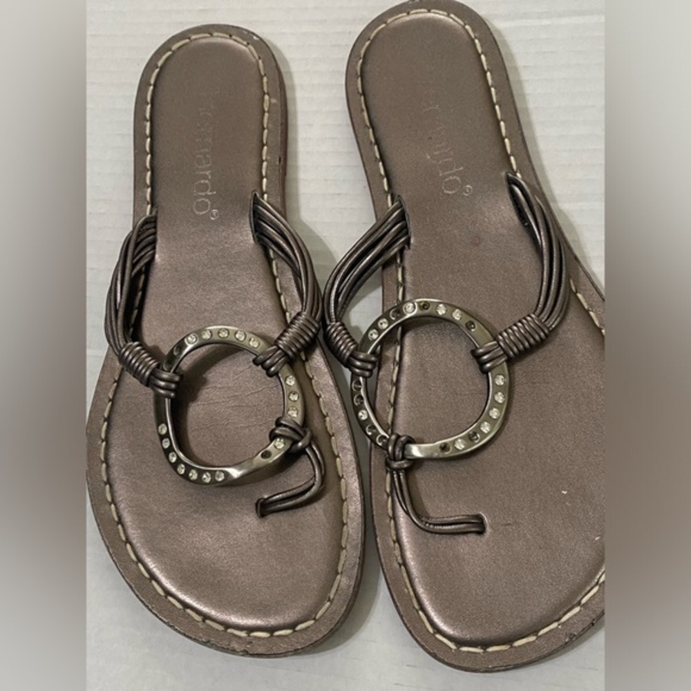 Bernardo Silver sandals flip flops size 10M